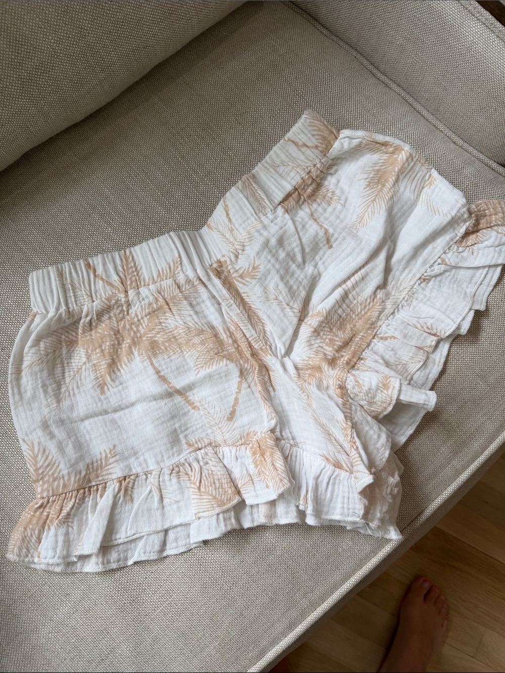Vintage Havana White and Tan Palm Print Shorts